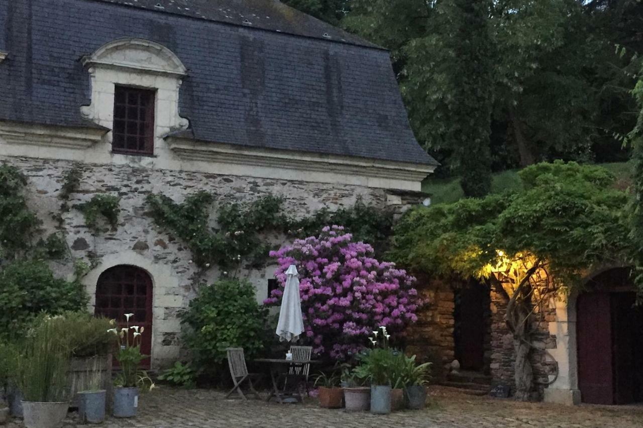 Manoir De La Groye Hotel Saint-Saturnin-sur-Loire Exterior photo